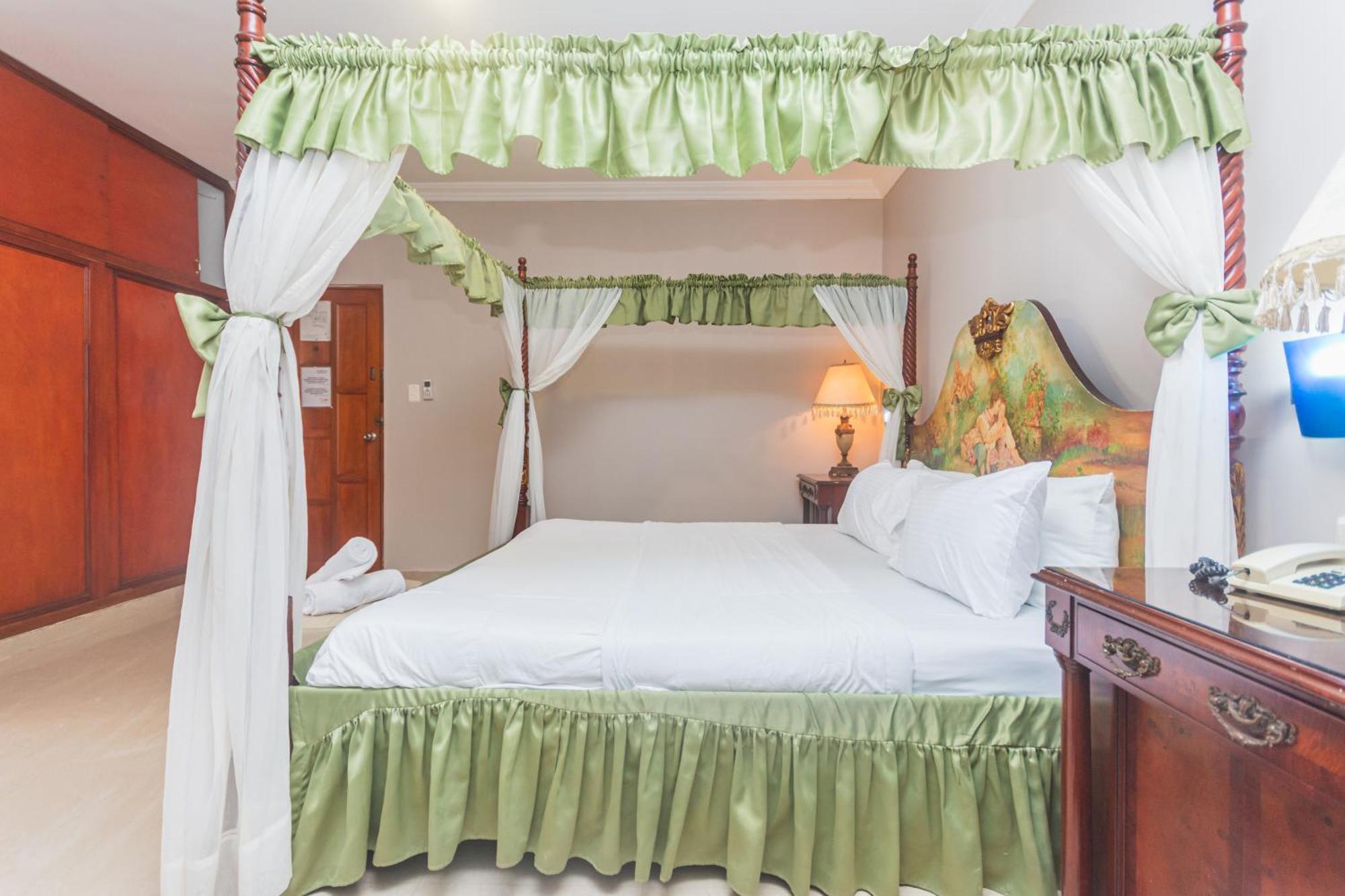 Baluarte Coast Hotel 3*