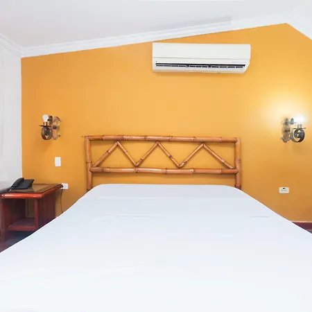 Hotel Baluarte Coast 3*