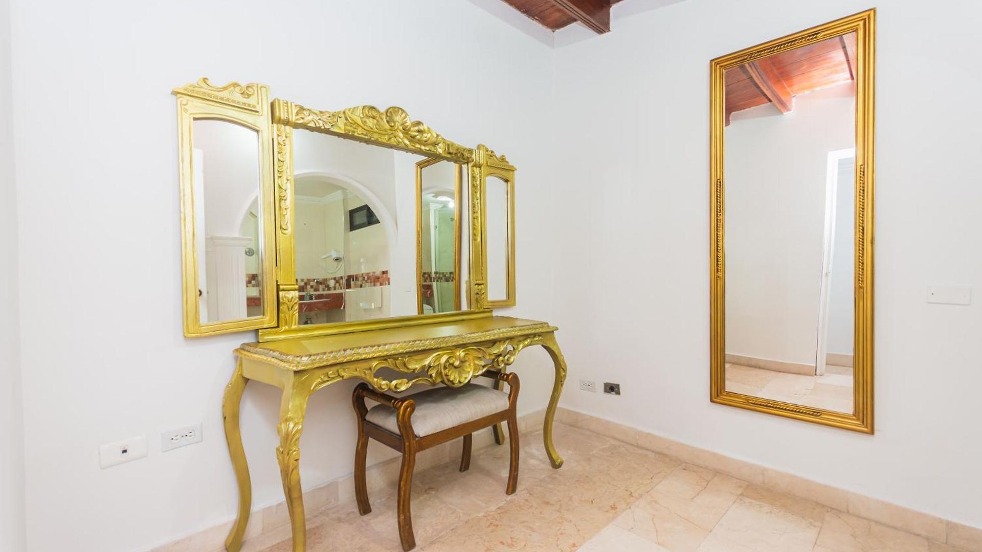Hotel Baluarte Coast 3*